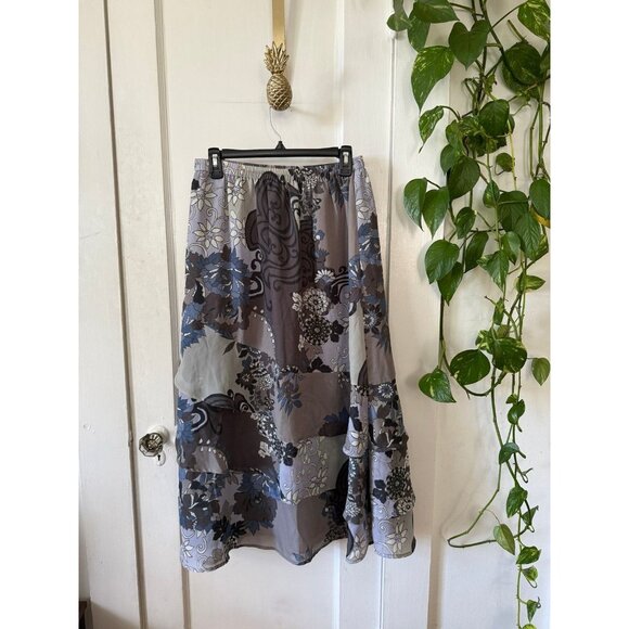 Soft focus woman’s size 14 W abstract maxi skirt - Picture 1 of 7